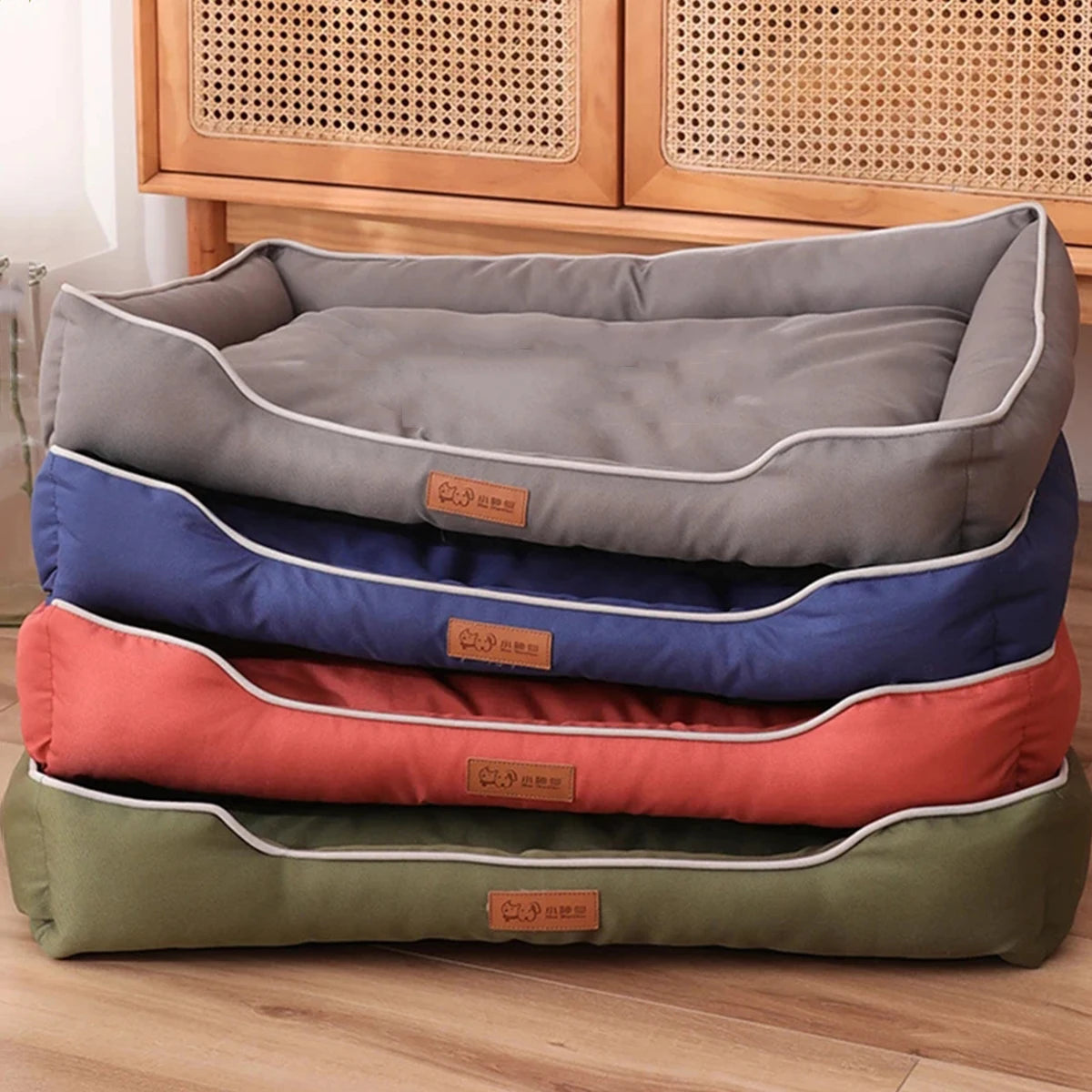 Cama Cuadrada para Perros Grandes – Resistente y Impermeable